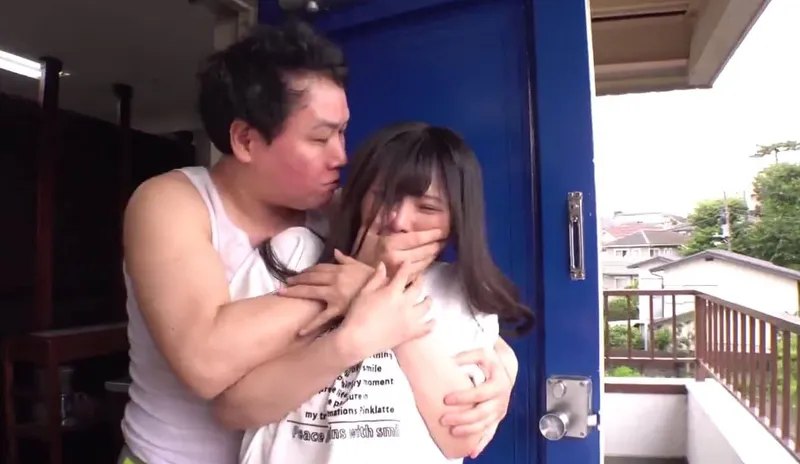 Tình đầu của tôi đã bị gã nhà kề bên nắc tơi tả